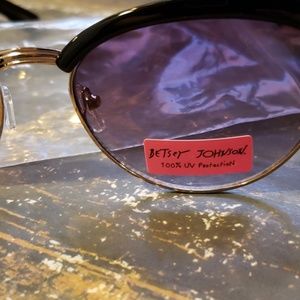 Betsey Johnson Accessories - Betsy Johnson cat-eyed sunglasses Betsey Johnson Accessories - Betsy Johnson cat-eyed sunglasses